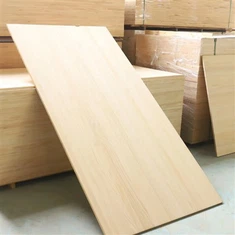 Fyrretræ bord til møbler